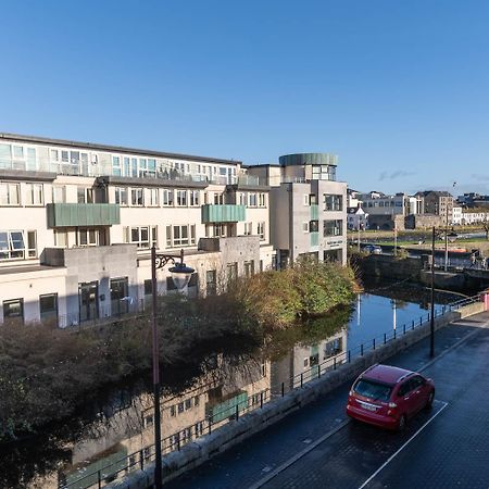 Modern Canal View Home, In City Centre, Sleeps 8 Galway Extérieur photo