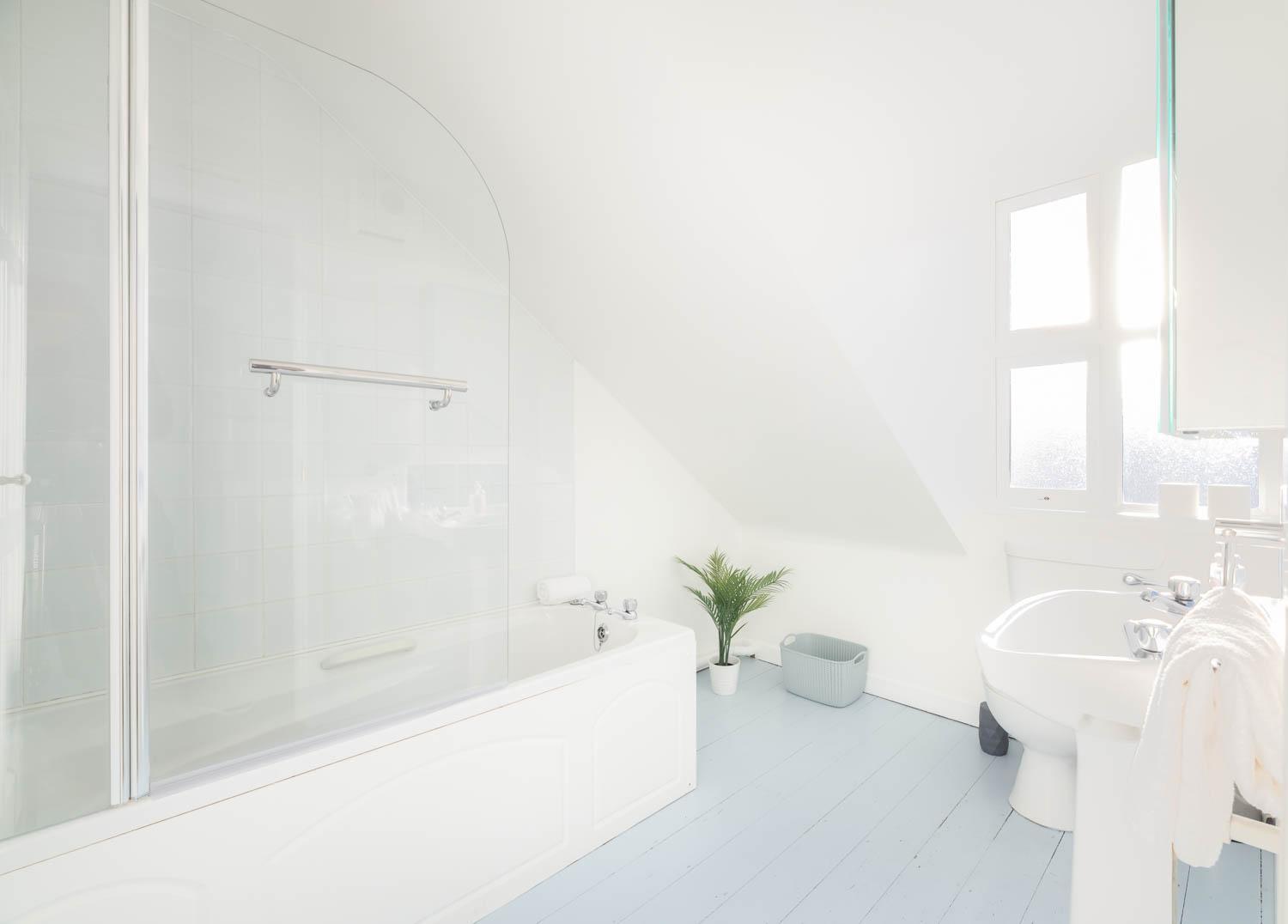 Modern Canal View Home, In City Centre, Sleeps 8 Galway Extérieur photo