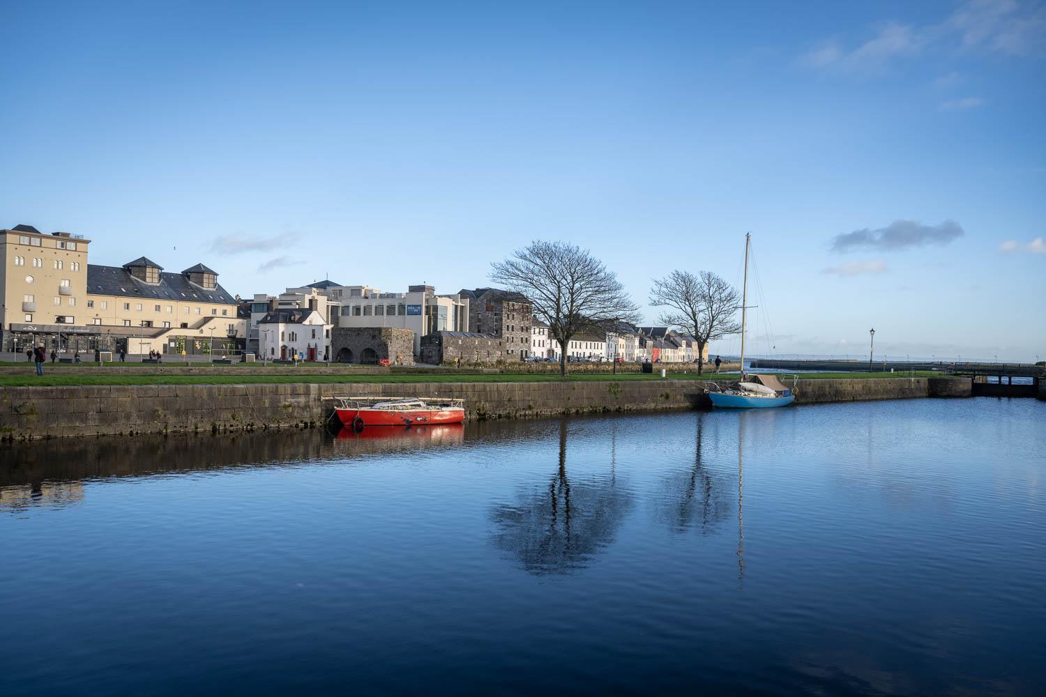 Modern Canal View Home, In City Centre, Sleeps 8 Galway Extérieur photo
