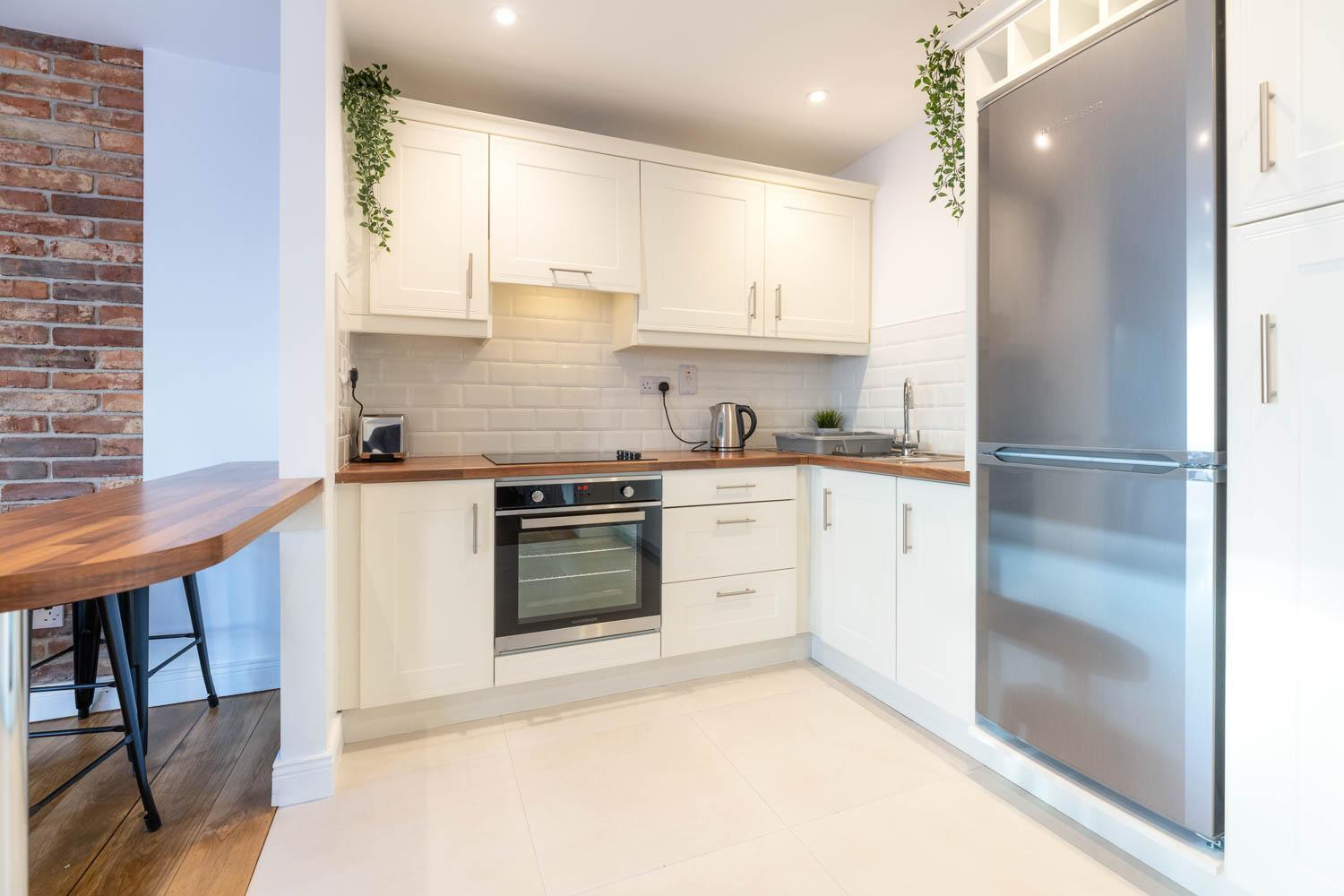 Modern Canal View Home, In City Centre, Sleeps 8 Galway Extérieur photo